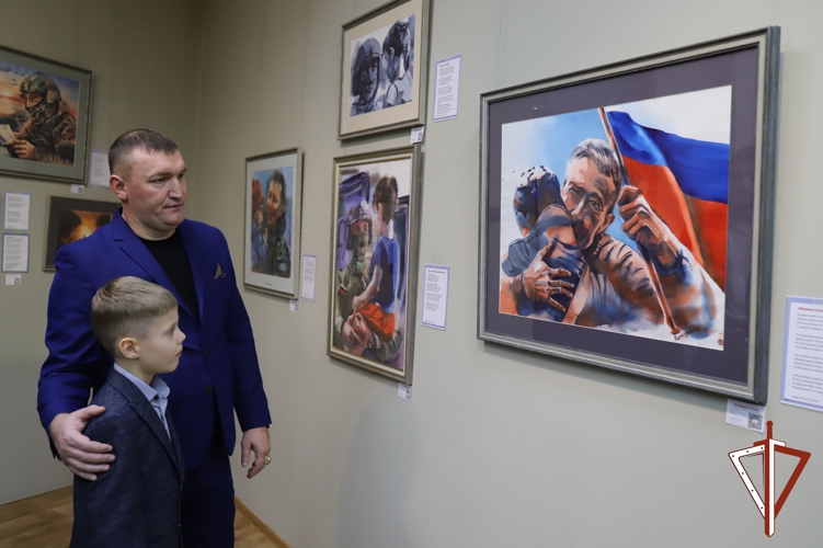 В Ханты-Мансийске состоялась презентация выставки картин «Я вернусь!» супруги офицера Росгвардии