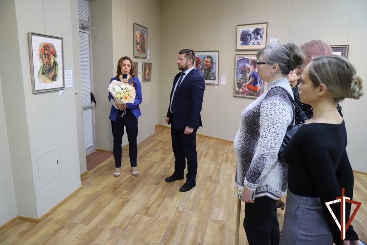 В Ханты-Мансийске состоялась презентация выставки картин «Я вернусь!» супруги офицера Росгвардии