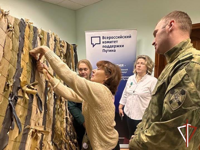 В Югре Росгвардия вручила медали и благодарственные письма волонтерам региона за гуманитарные грузы в зону СВО 