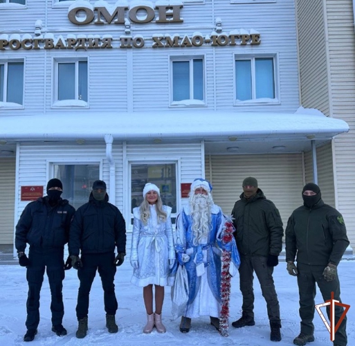 В Югре «Дед Мороз специального назначения» исполнил мечту воспитанника социального центра