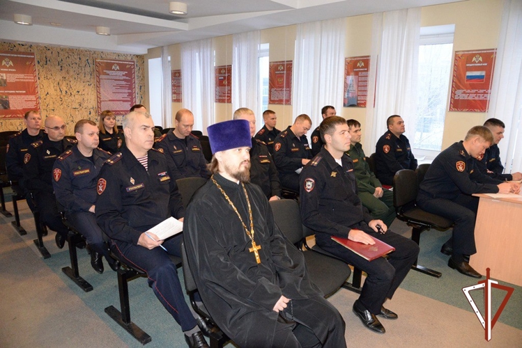 Безопасность празднования новогодних и рождественских праздников обсудили в Управлении Росгвардии по ХМАО — Югре