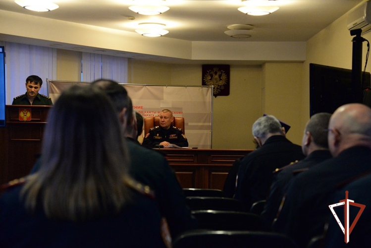 Безопасность празднования новогодних и рождественских праздников обсудили в Управлении Росгвардии по ХМАО — Югре