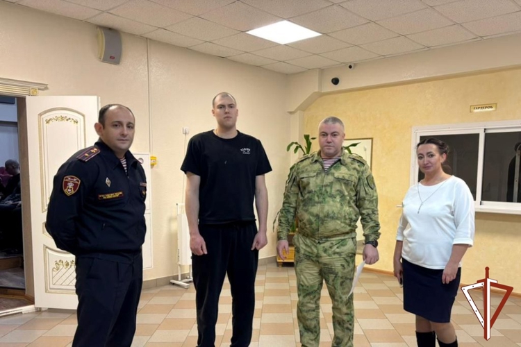 В Югре росгвардейцы провели профориентационные мероприятия 