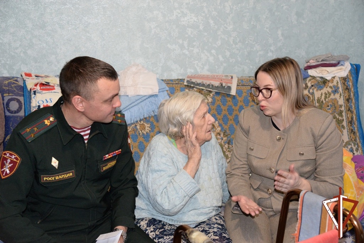 В Югре офицеры Росгвардии провели патриотические мероприятия, посвященные 82-ой годовщине со Дня снятия блокады Ленинграда