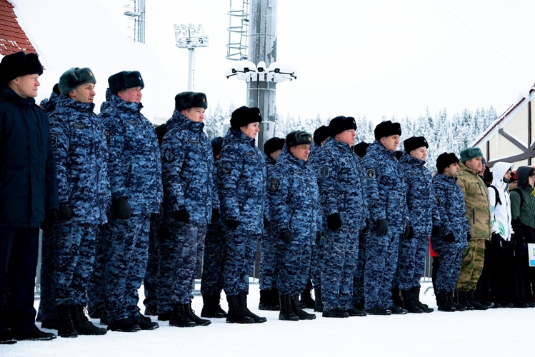 Первенство Югры по биатлону в память о сотруднике ОМОН «Стерх» стартовало в Ханты-Мансийске