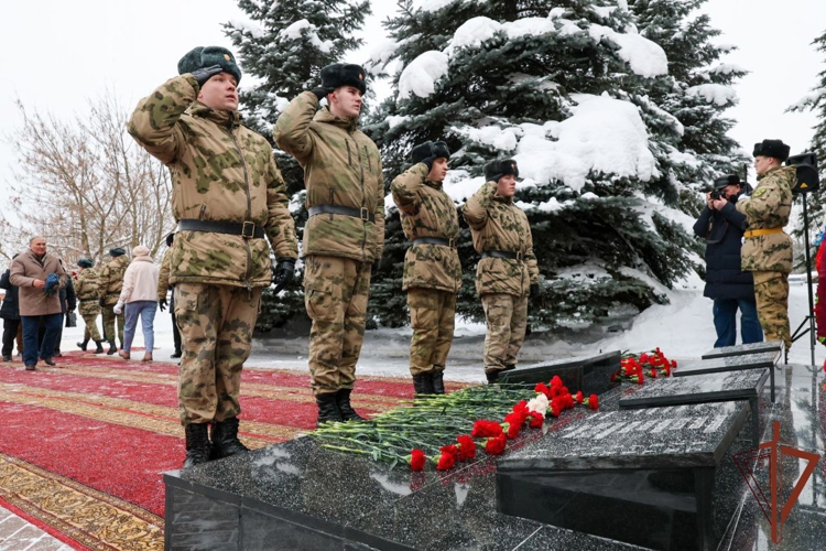  ЦИТО Росгвардии почтили память воинов-инженеров, погибших при исполнении воинского долга 