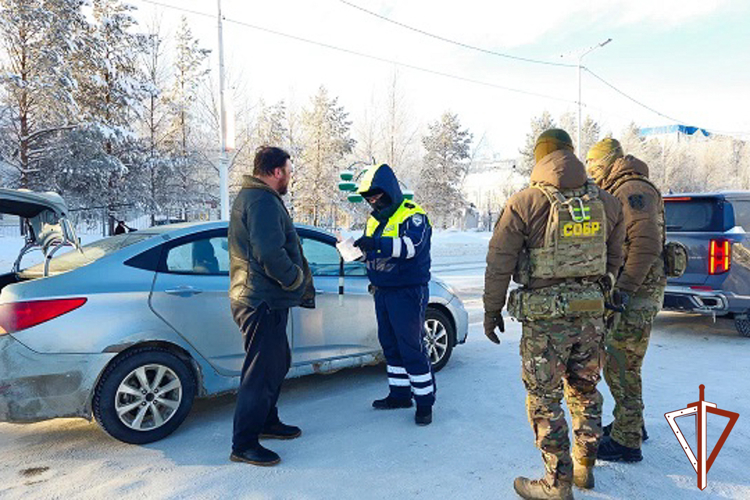 В Югре при силовой поддержке СОБР Росгвардии пресечены нарушения в сфере миграции