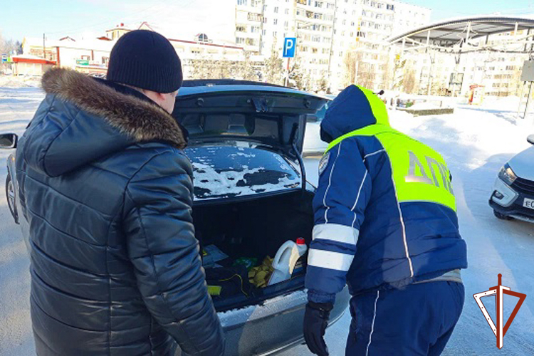 В Югре при силовой поддержке СОБР Росгвардии пресечены нарушения в сфере миграции