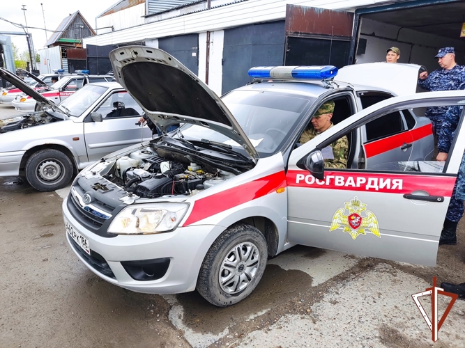 Специалисты военной автомобильной инспекции Управления Росгвардии по ХМАО – Югре отмечают 30-летие со дня образования