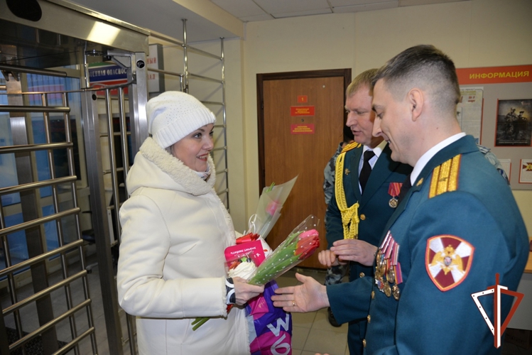 В Югре Росгвардия проводит мероприятия, посвященные Международному женскому дню