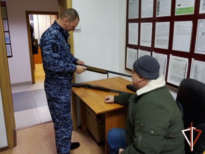 В Югре Росгвардия с начала года проверила почти 2400 владельцев гражданского оружия