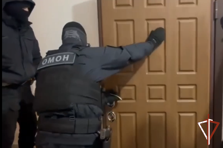 В Югре при силовподдержке ОМОН Росгвардии задержан подозреваемый в финансировании экстремистской деятельности (ВИДЕО) 