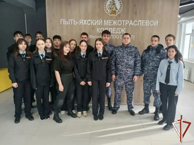 Росгвардия проводит профориентационные мероприятия в образовательных учреждениях Югры