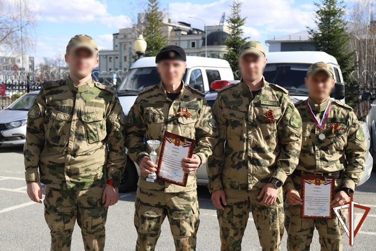 В Югре военнослужащие и сотрудники Росгвардии приняли участие в Чемпионате по служебному биатлону и легкоатлетическому кроссу
