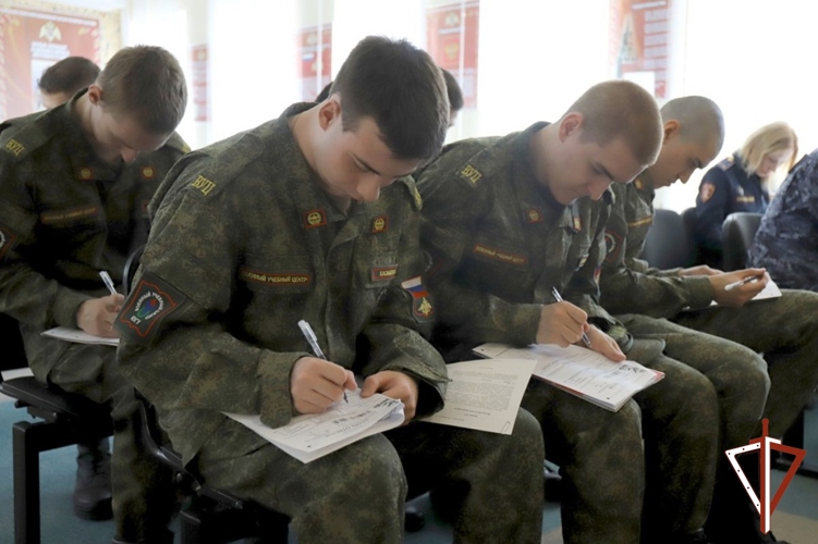 Росгвардия в Югре приняла участие в международной акции «Диктант Победы»