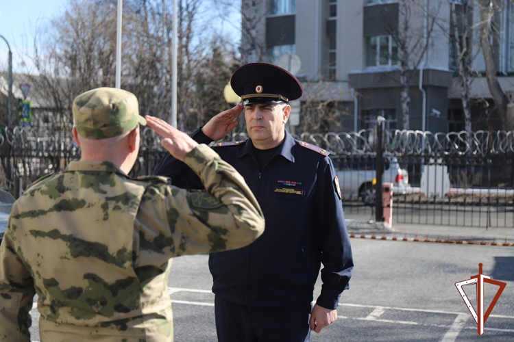 В Югре военнослужащие и сотрудники Росгвардии приняли участие в Чемпионате по служебному биатлону и легкоатлетическому кроссу