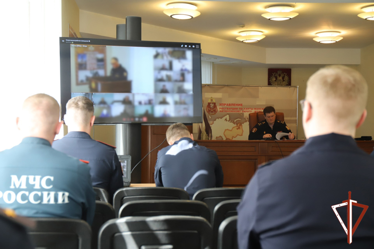 Росгвардия и МВД обсудили обеспечение безопасности майских праздников в Югре