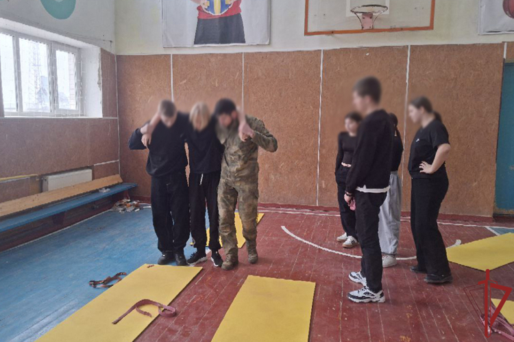 Росгвардейцы провели патриотические встречи с молодежью в Херсонской и Запорожской областях