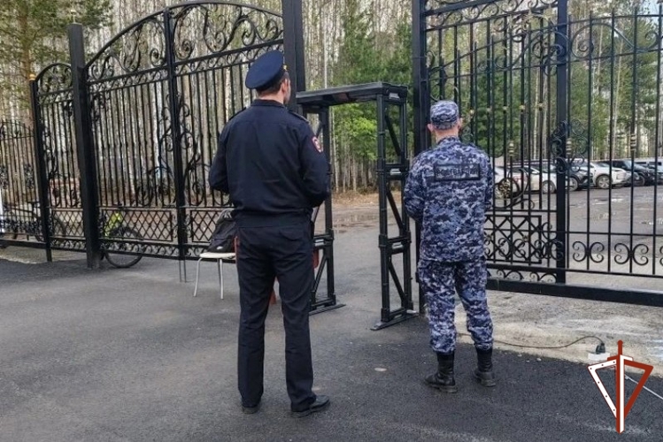 В Югре военнослужащие и сотрудники Росгвардии обеспечили безопасность граждан в период проведения религиозного праздника Курбан-байрам  