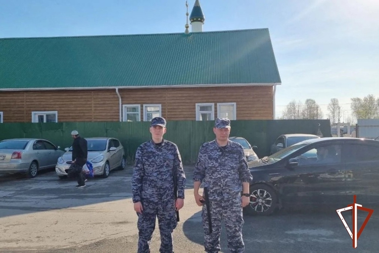 В Югре военнослужащие и сотрудники Росгвардии обеспечили безопасность граждан в период проведения религиозного праздника Курбан-байрам  