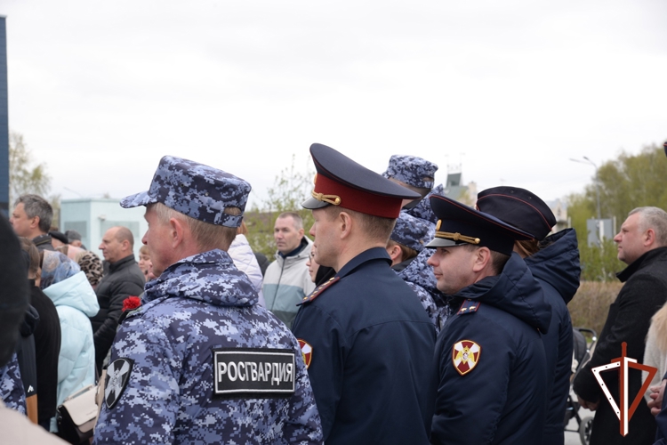 В Югре офицеры Росгвардии приняли участие в чине освящения креста и закладного камня в основание мемориального храма‑часовни в память о жителях Югры, ставших жертвами репрессий 1930‑х годов   