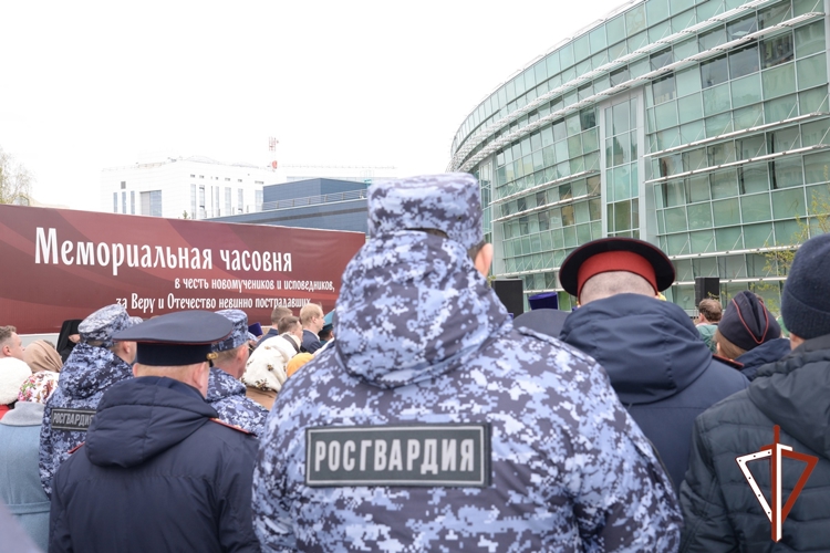 В Югре офицеры Росгвардии приняли участие в чине освящения креста и закладного камня в основание мемориального храма‑часовни в память о жителях Югры, ставших жертвами репрессий 1930‑х годов   
