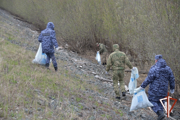 В Ханты-Мансийске росгвардейцы присоединились к всероссийской акции «День без сетей»