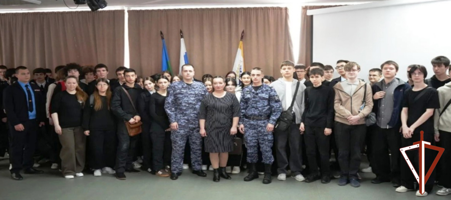 В Югре Росгвардия продолжает мероприятия со школьниками и студентами, посвящённые 215-летию войск правопорядка и 10-летию ведомства