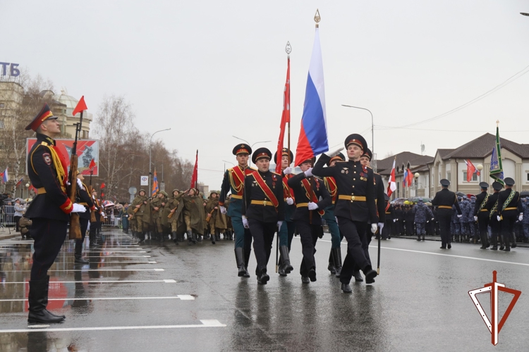 В Югре военнослужащие и сотрудники Росгвардии приняли участие в торжественных мероприятиях, посвященных Дню Победы