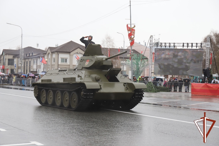 В Югре военнослужащие и сотрудники Росгвардии приняли участие в торжественных мероприятиях, посвященных Дню Победы