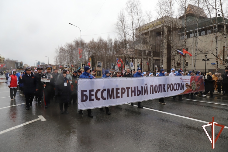 В Югре военнослужащие и сотрудники Росгвардии приняли участие в торжественных мероприятиях, посвященных Дню Победы