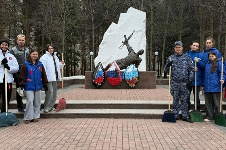 В Югре Росгвардия присоединилась к Всероссийской акции «Чистый обелиск» и провела экологические субботники  