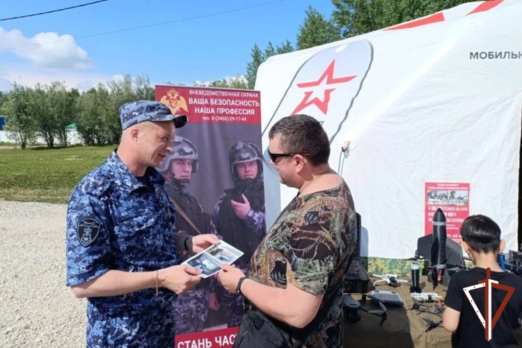 В Югре Росгвардия рассказала журналистам и жителям региона о том, как поступить на службу в войска правопорядка (ВИДЕО)