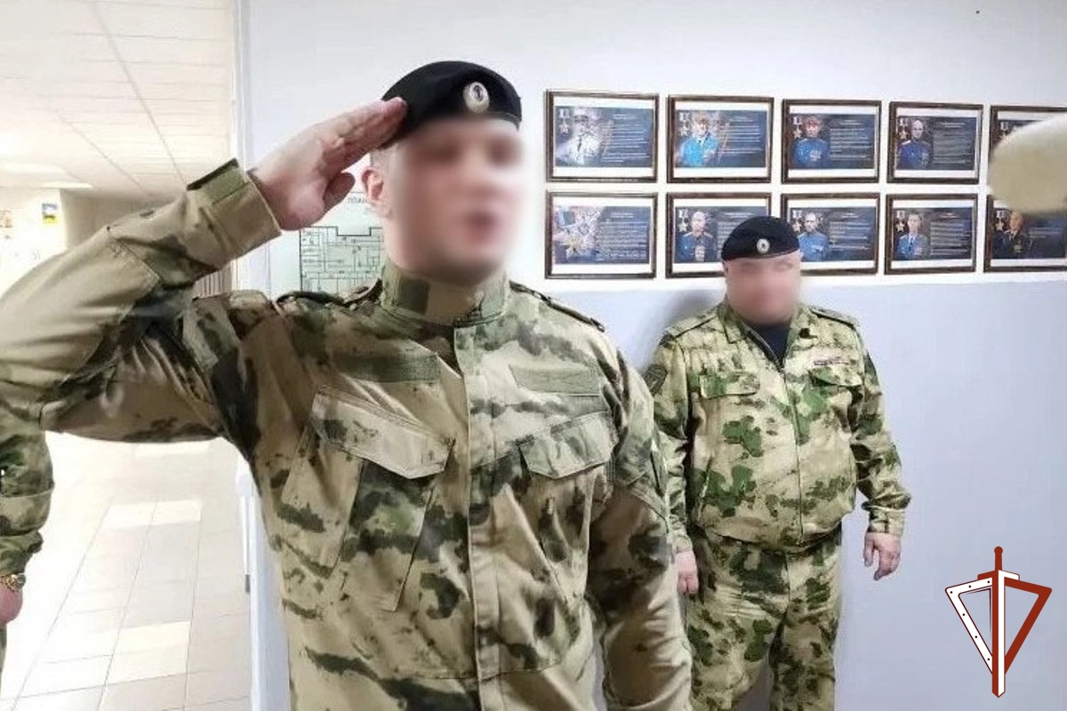 В Югре сотрудникам ОМОН и СОБР Росгвардии вручены знаки отличия спецназа