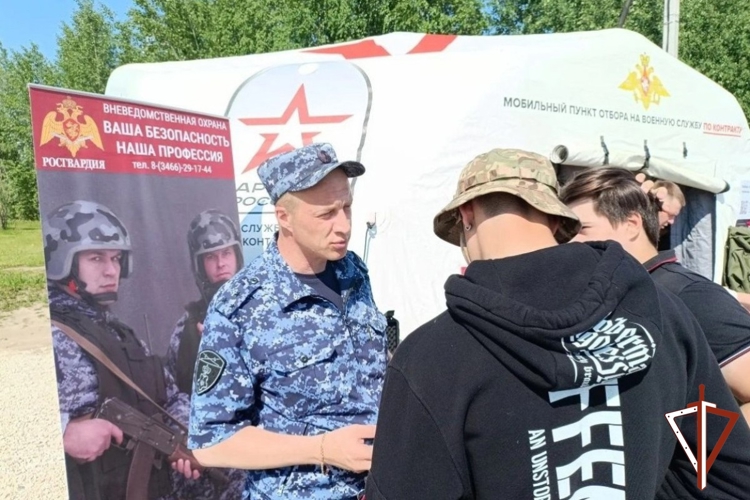 В Югре Росгвардия рассказала журналистам и жителям региона о том, как поступить на службу в войска правопорядка (ВИДЕО)