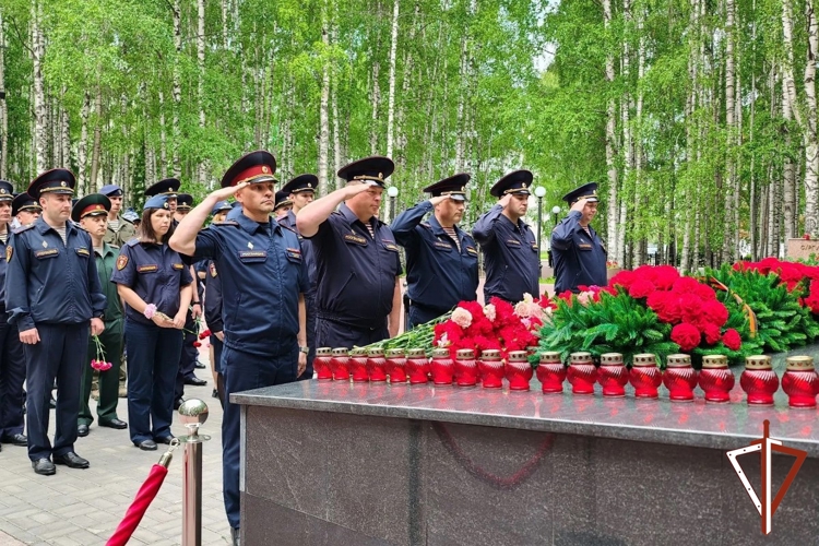 В день памяти и скорби Росгвардия почтила память участников Великой Отечественной войны в Югре