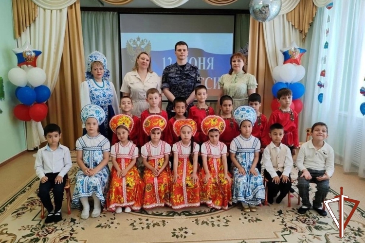 В Югре Росгвардия накануне Дня России поддержала всероссийские и региональные акции   