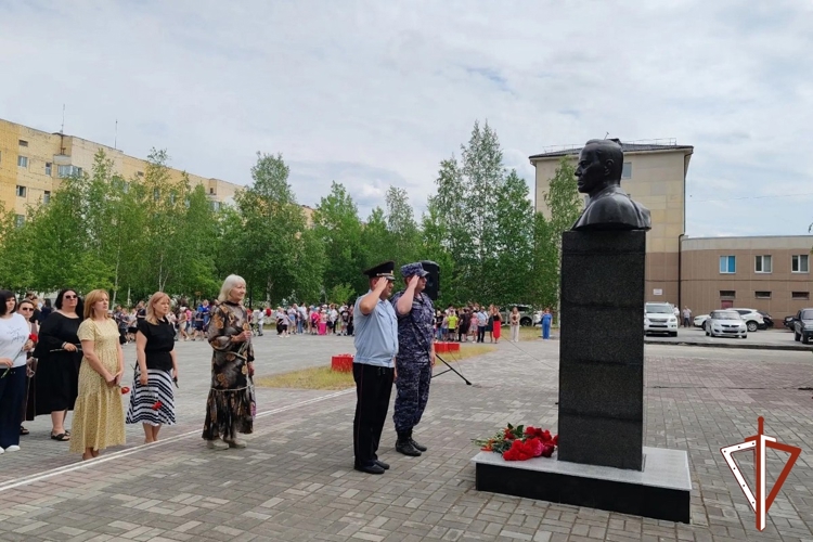 В день памяти и скорби Росгвардия почтила память участников Великой Отечественной войны в Югре