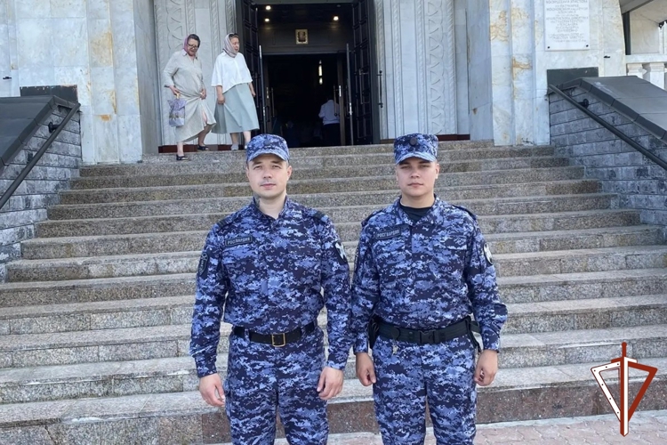 В Югре Росгвардия обеспечила безопасность верующих во время пребывания в регионе православной святыни
