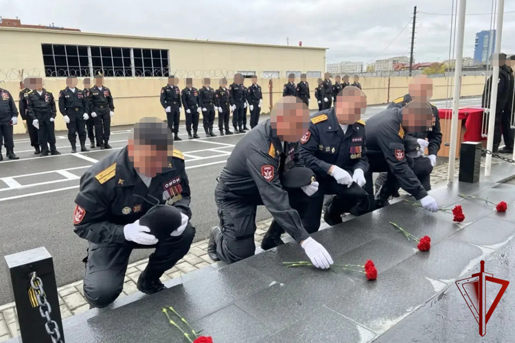 В Югре росгвардейцы почтили память ветеранов боевых действий