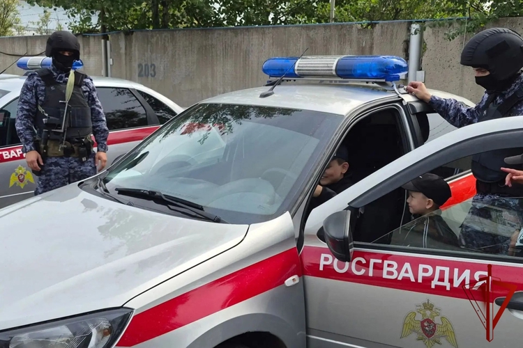 Росгвардейцы провели уроки безопасности для юных югорчан