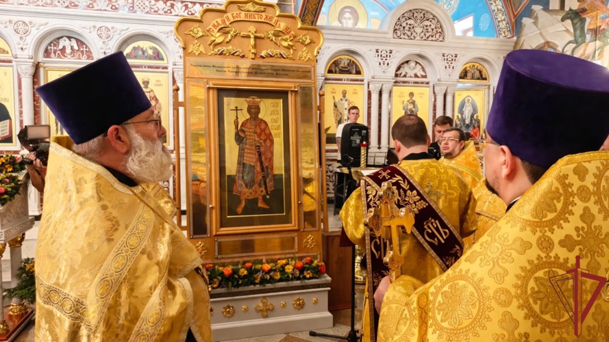 В День Крещения Руси в Князь-Владимирском храме – Главном храме Росгвардии состоялся праздничный молебен с крестным ходом (видео)