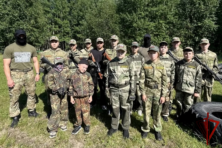 Юные югорчане стали участниками ведомственного проекта «Каникулы с Росгвардией»