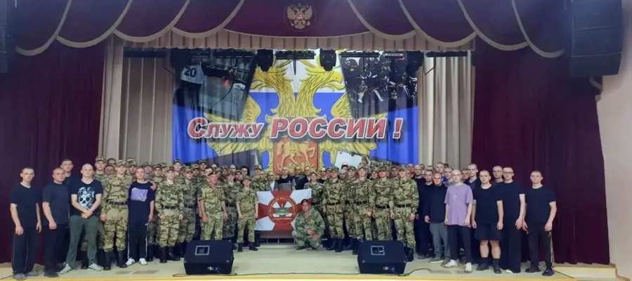 В Югре Росгвардия организовала профориентационные встречи с молодежью региона
