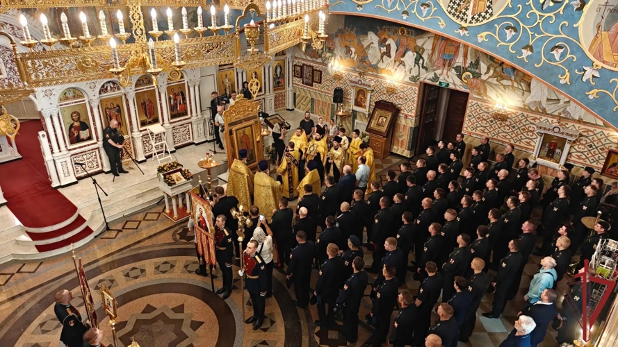 В День Крещения Руси в Князь-Владимирском храме – Главном храме Росгвардии состоялся праздничный молебен с крестным ходом (видео)