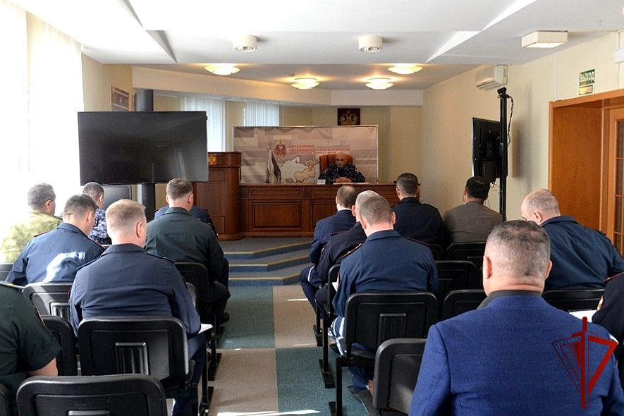 В Югре обсудили вопросы обеспечения правопорядка в День знаний и единый день голосования