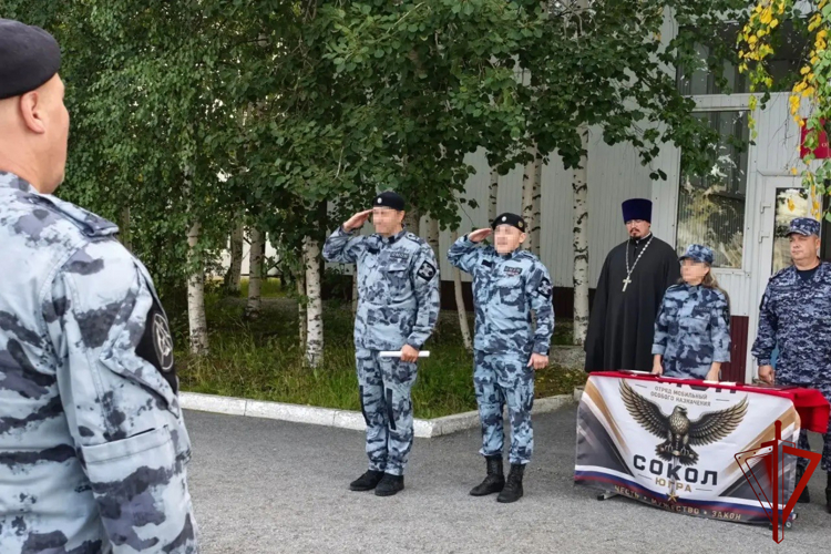 Росгвардейцы приняли участие в праздничных мероприятиях, приуроченных ко Дню государственного флага Российской Федерации в Югре
