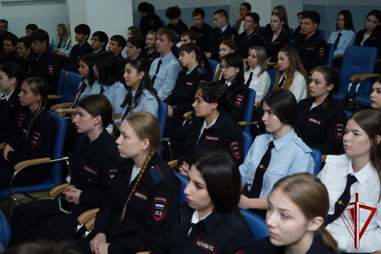 Масштабную встречу с молодежью Югры организовала Росгвардия к 10-летию регионального управления ведомства 
