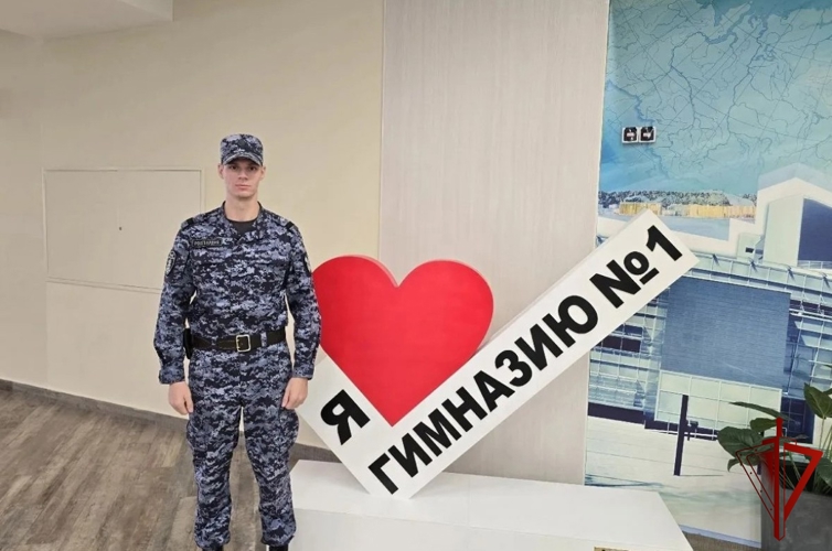 В Югре Росгвардия обеспечила безопасность Дня знаний