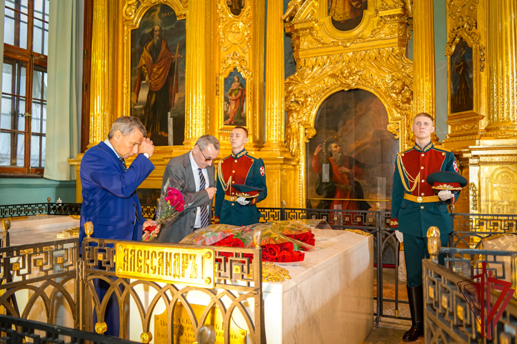 В Санкт-Петербурге заместитель директора Росгвардии поздравил первокурсников Военной академии Росгвардии с принятием Военной присяги (видео)